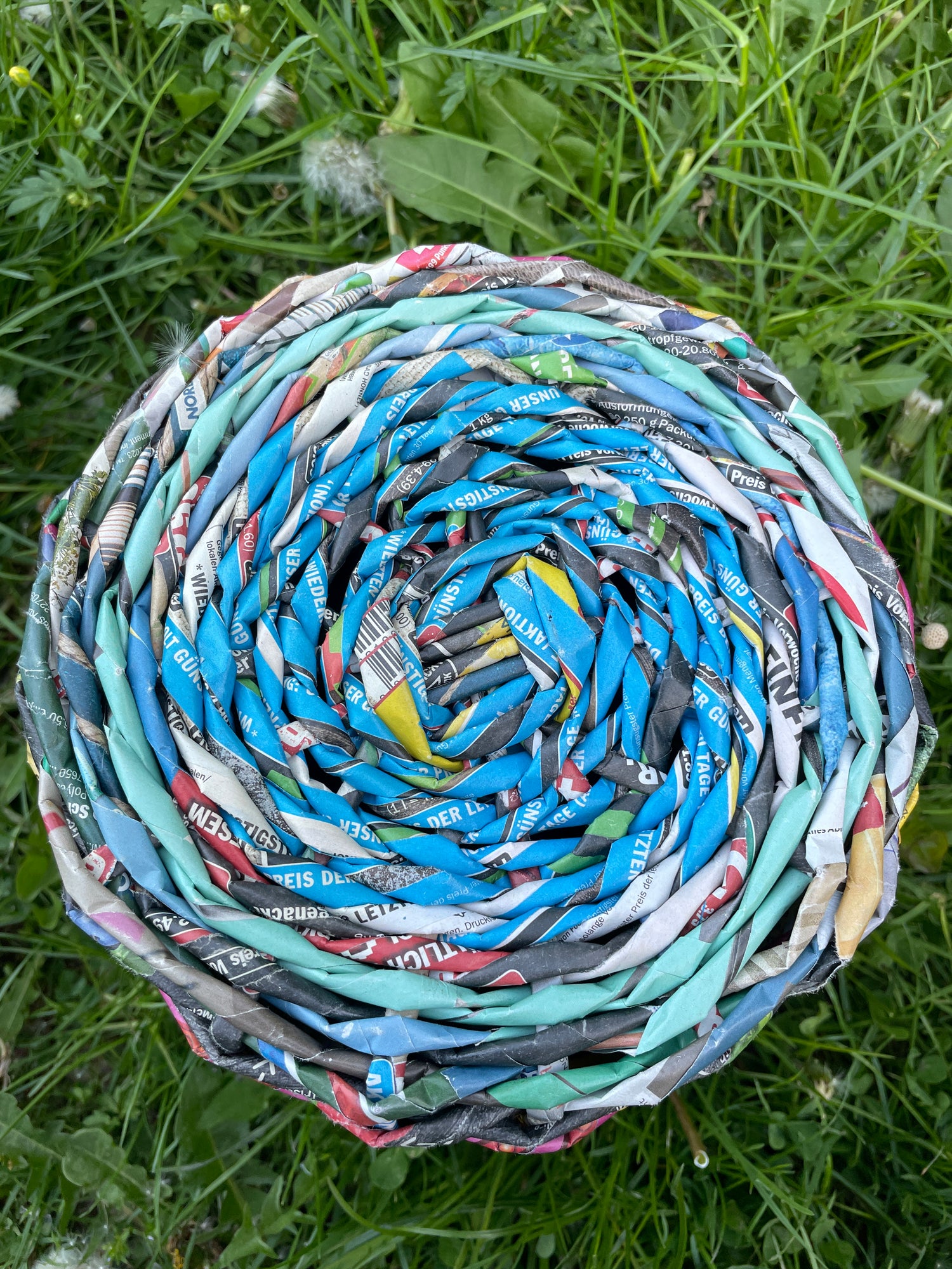 Korbwaren aus Papier
