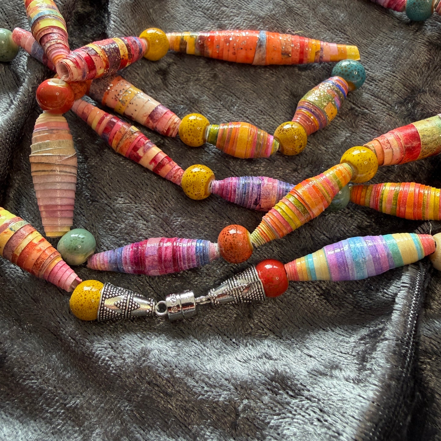 Farbenfrohe Kette