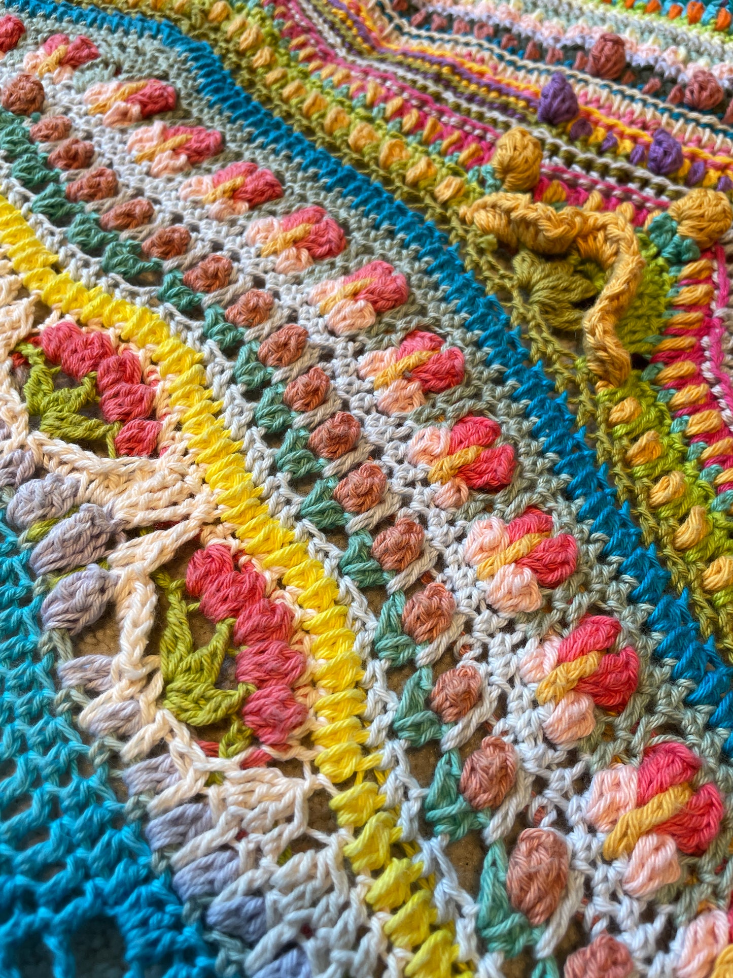 Große sommerliche Decke